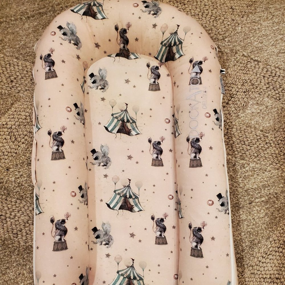 Dockatot Deluxe Plus Baby Sleeper